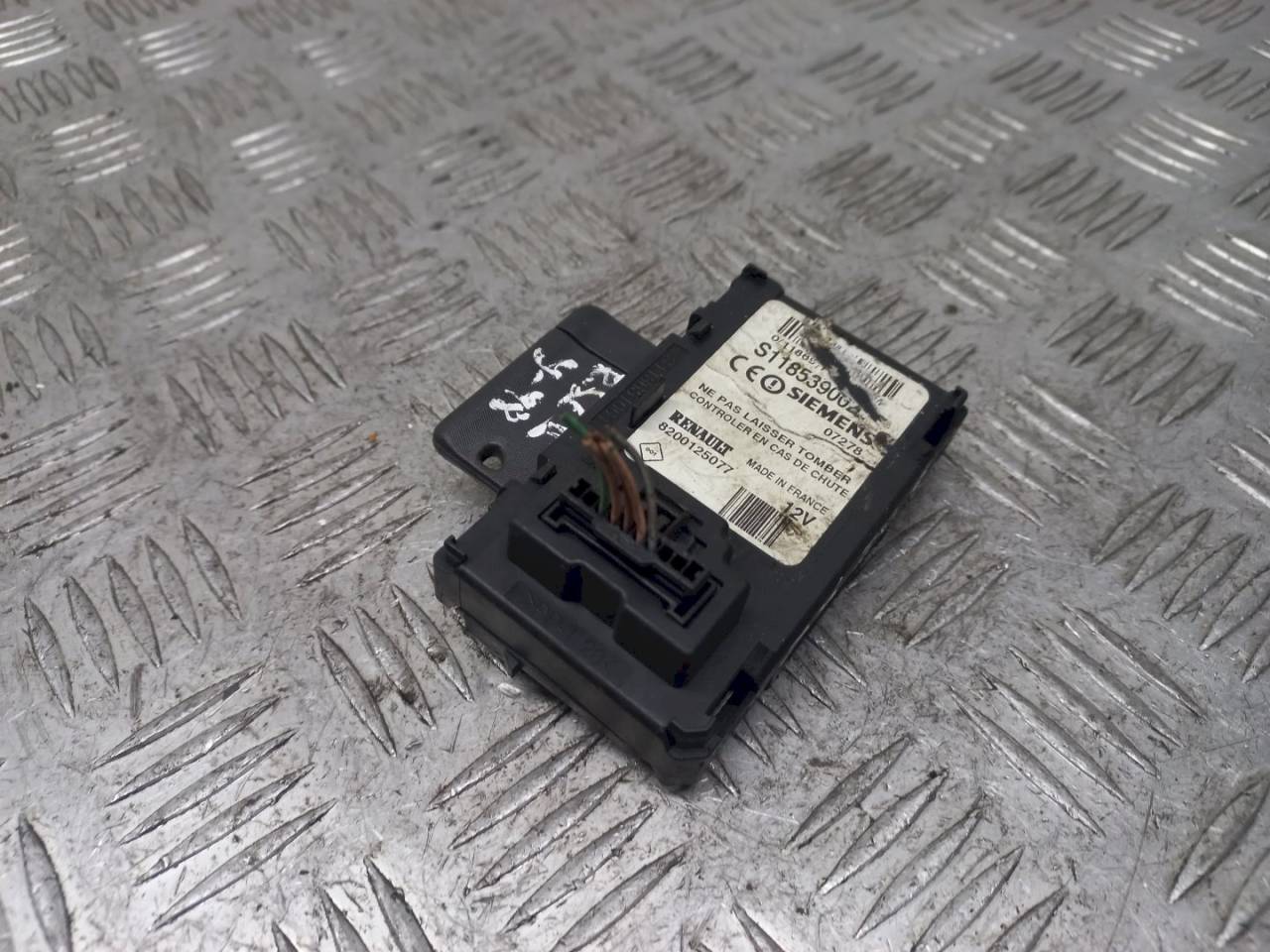 замок зажигания Renault Scenic 2 поколение 2006, 8200125077 - фото №1