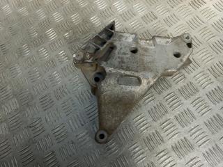 кронштейн двигателя Skoda Octavia 2 поколение (A5) 2009, 2.0 л., TDi, 03G199207E