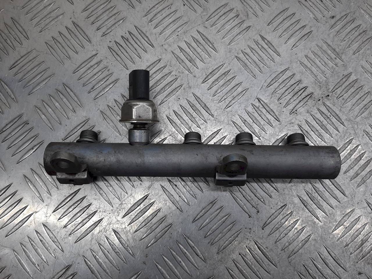 топливная рампа Audi A6 4F/C6 2006, 2.7 л., TDi, 059130089AA - фото №1