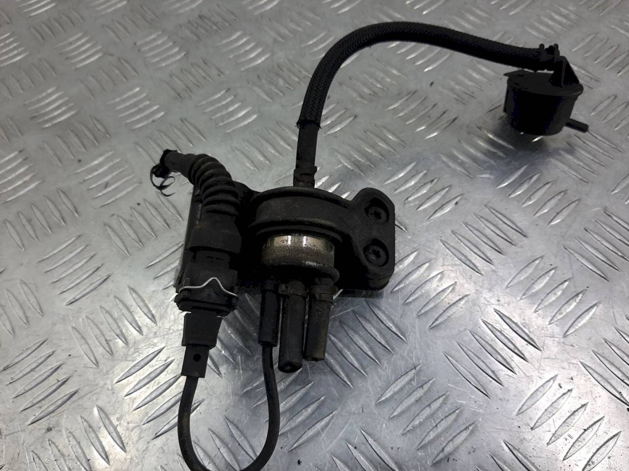 клапан вакуумного управления Volvo V70 1 поколение 1999, - - фото №1