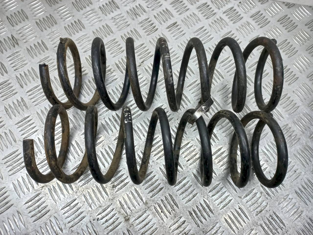 пружина задняя Ford Mondeo 3 поколение 2003, универсал - фото №1