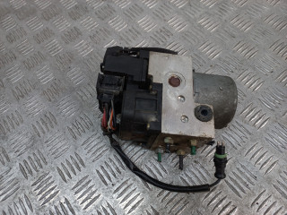 блок ABS Renault Clio 2 поколение [2-й рестайлинг] 2005, 1.4 л., K7J 700, бензин, АКПП, 8200085584