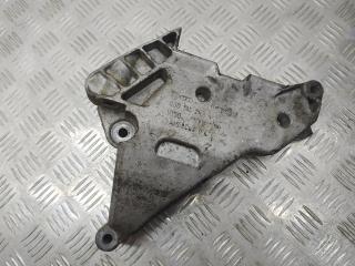 кронштейн двигателя Skoda Octavia 2 поколение (A5) 2006, 2.0 л., TDi, 03G199207E