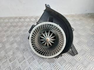 моторчик печки Skoda Fabia 2 поколение [рестайлинг] 2012, 1.2 л., CGPA, бензин, МКПП, 6Q1819015J