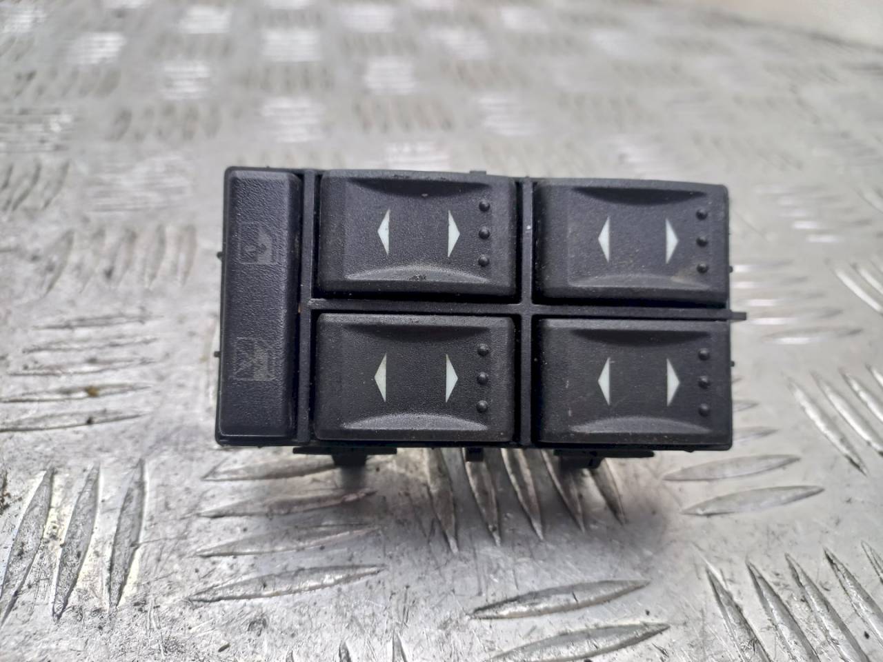 блок управления стеклоподъемниками Ford Mondeo 3 поколение 2003, 3S7T-14A132-BA - фото №1