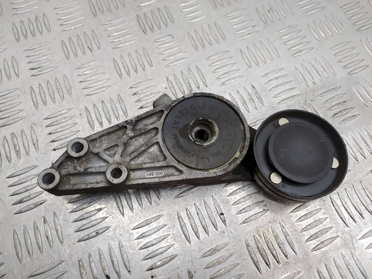 механизм натяжения ремня, цепи Volkswagen Passat B5 2000, 1.6 л., i, 58903133 - фото №1