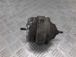 подушка крепления двигателя Audi A4 B5 1999, 1.8 л., i, бензин, -, 8D0199379J