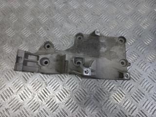 кронштейн генератора Volkswagen Golf 5 поколение 2006, 2.0 л., TDi, дизель, R03G903143A