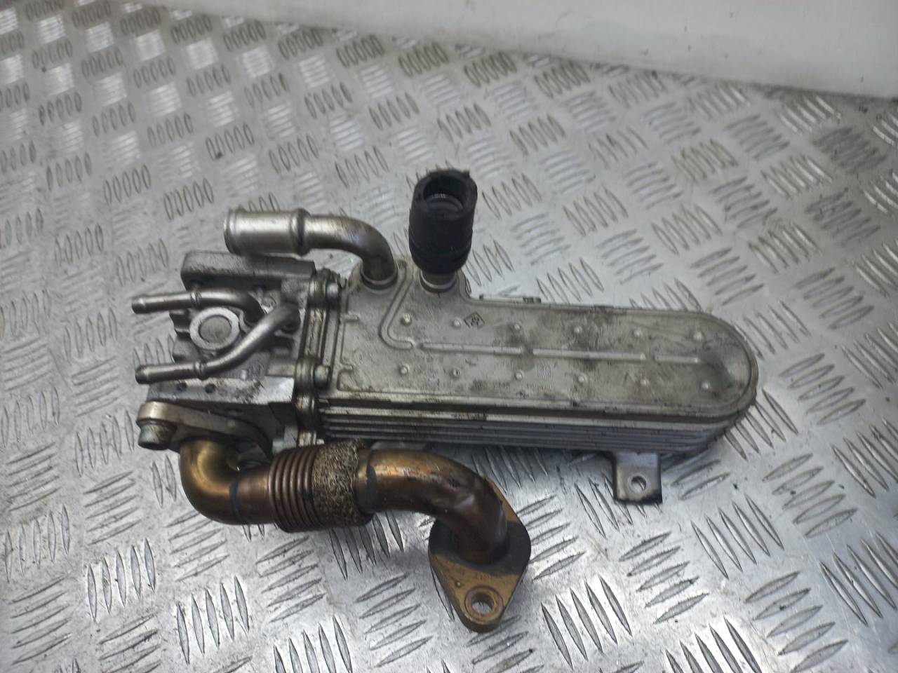 охладитель EGR / Радиатор EGR Volkswagen Passat B6 2006, 1.9 л., TDi, 038131513AD - фото №1