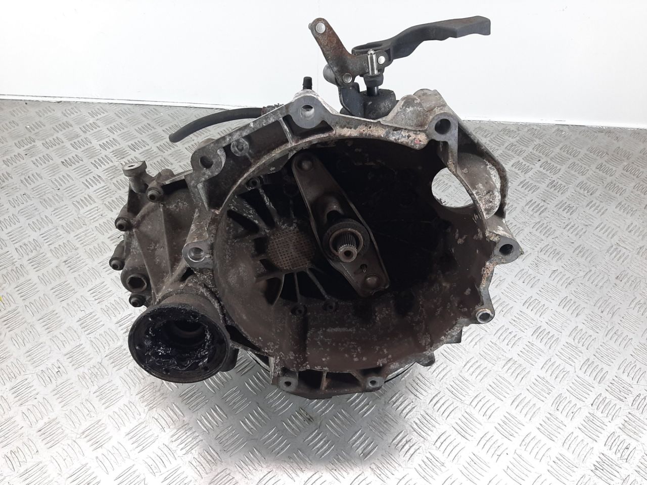 КПП механическая (МКПП) Volkswagen Golf 5 поколение 2006, 1.4 л., BCA, бензин, МКПП, FXQ, 040611 - фото №1