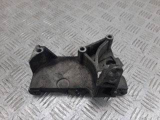 кронштейн двигателя Renault Clio 2 поколение 2001, 1.5 л., i, дизель, 8200101196