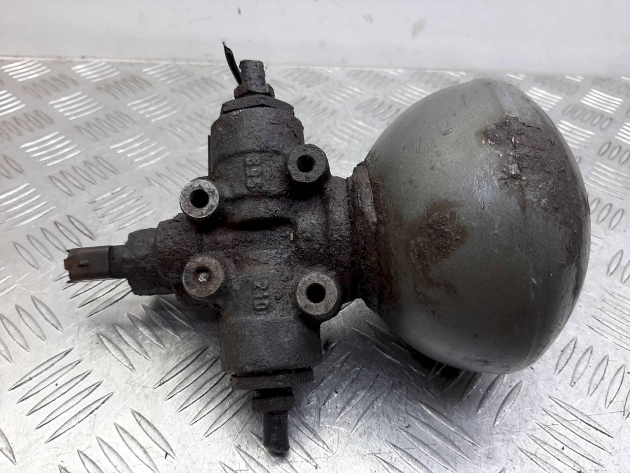 гидросфера Citroen C5 1 поколение 2002, 2.0 л., HDi - фото №1