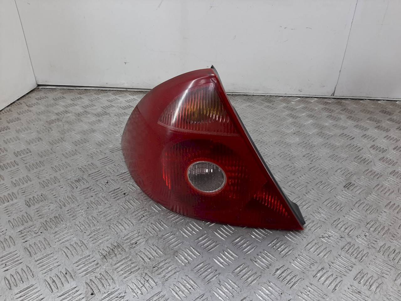 фонарь задний левый Ford Mondeo 3 поколение 2003 - фото №1