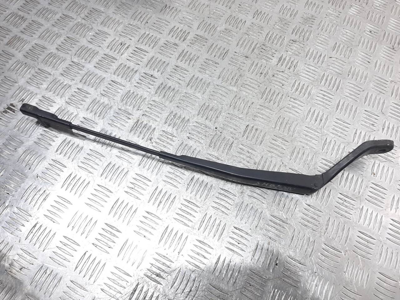 щеткодержатель (поводок стеклоочистителя, дворник) Volkswagen Sharan 1 поколение 2000, 7M3955410B - фото №1