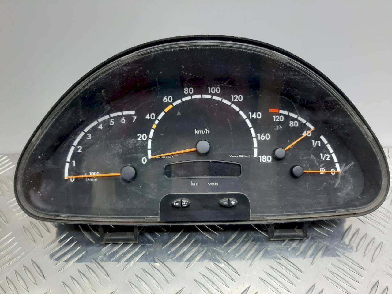 щиток приборов (приборная панель) Mercedes-Benz Sprinter 1 поколение (W901-905) 2000, 2.2 л., CDi, A0004468321 - фото №1