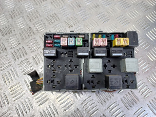 блок предохранителей Ford Transit 7 поколение 2009, 2.2 л., P8FA, дизель, 5МКПП, микроавтобус