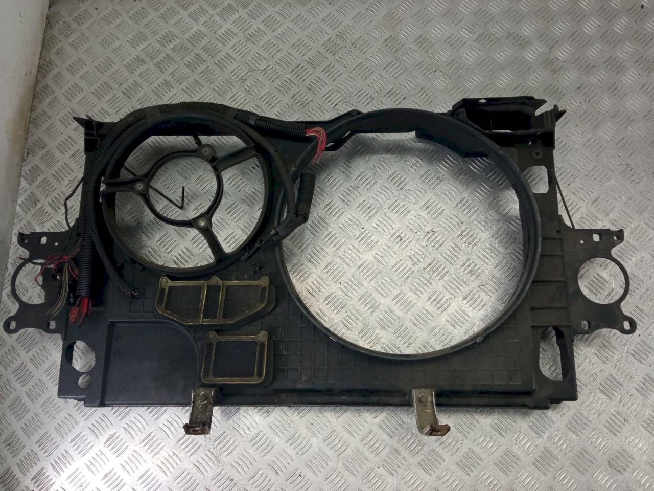 передняя панель крепления облицовки (телевизор) Audi A8 D2/4D 1997, 059010158A - фото №1