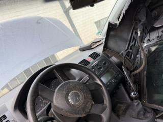 Volkswagen Touran 1 поколение