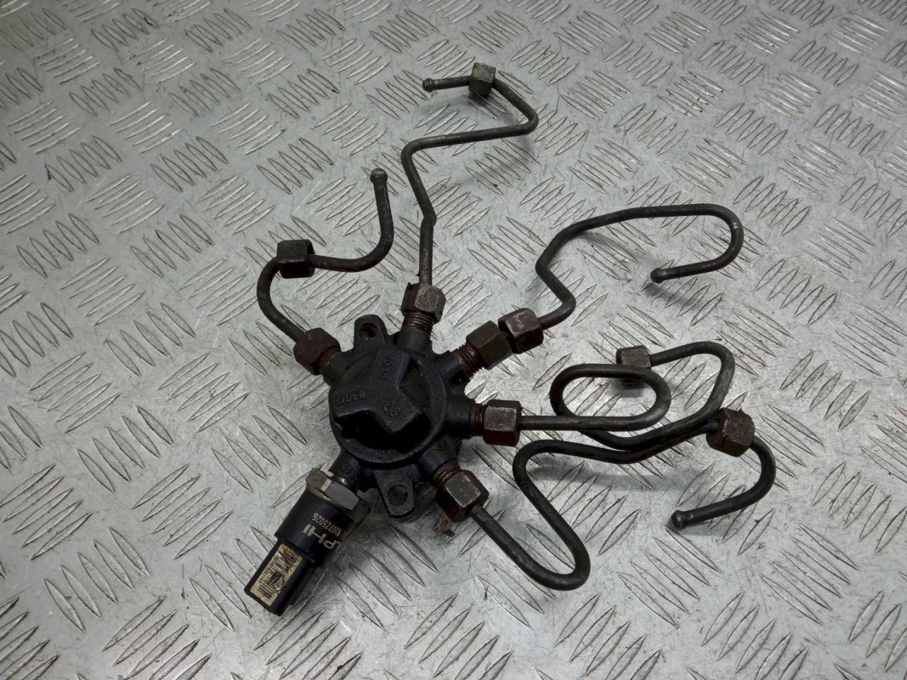 топливная рампа Renault Kangoo 1 поколение 2003, 1.5 л., DCi, 8200057345 - фото №1