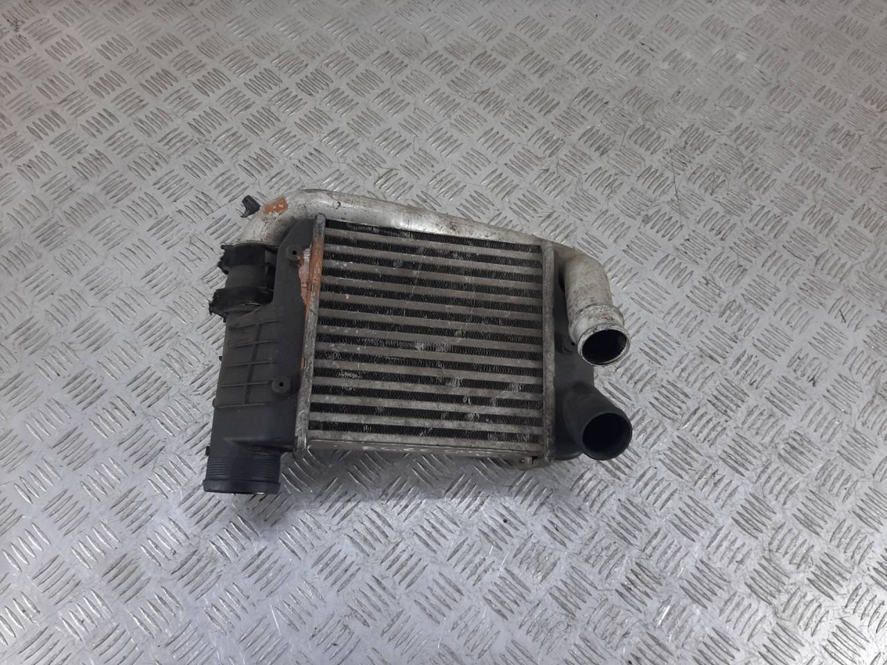 интеркулер Audi A6 4F/C6 2005, 2.7 л., дизель, 4F0145805E - фото №1