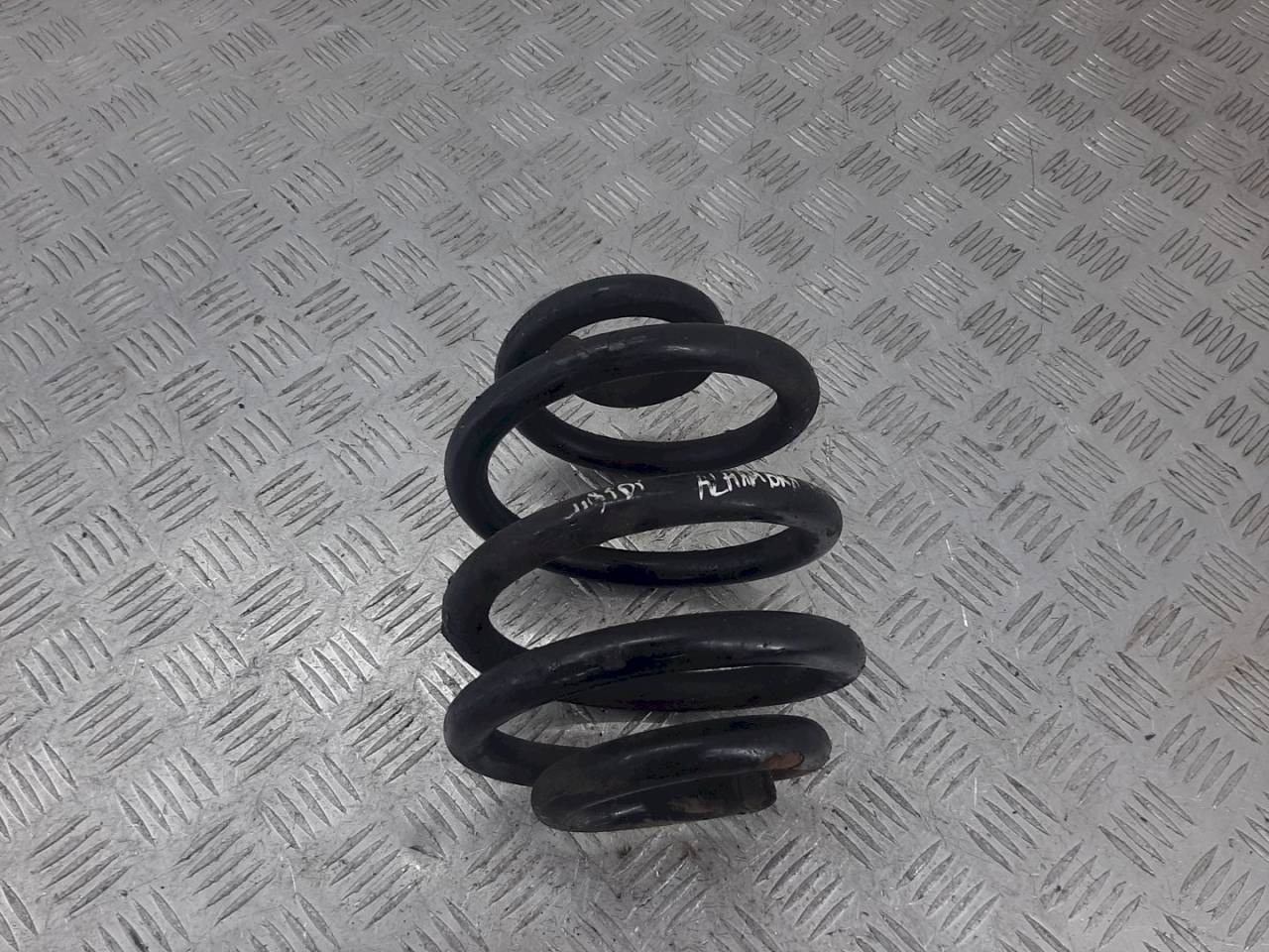 пружина задняя SEAT Alhambra 1 поколение 2000, 1.9 л., TDi - фото №1