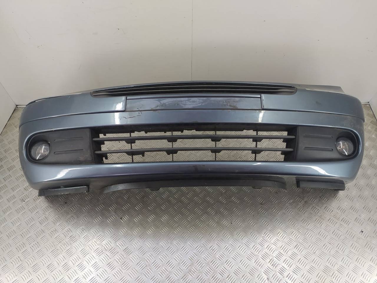 бампер передний Citroen Xsara Picasso 1 поколение 2003 - фото №1
