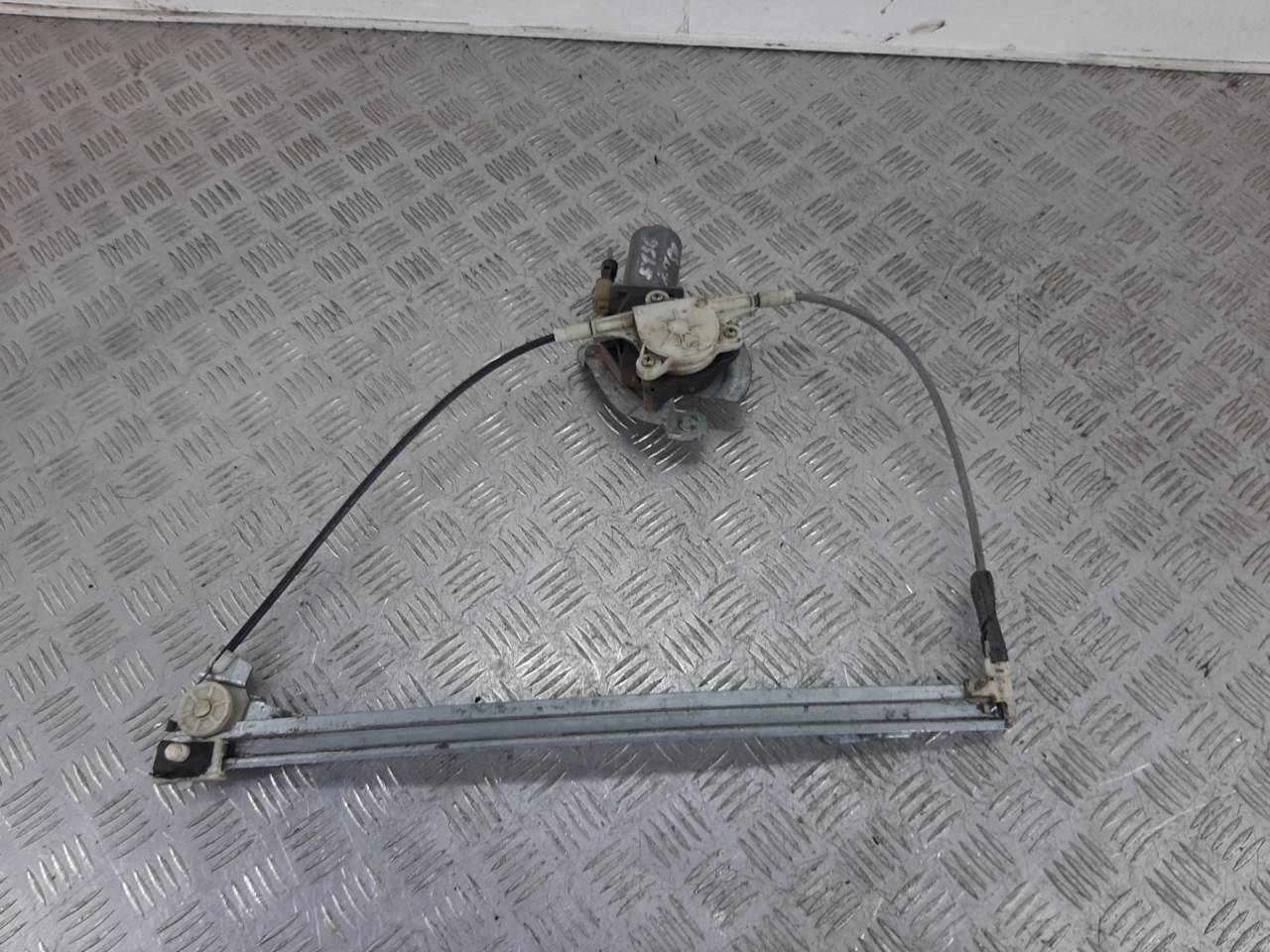 стеклоподъемник электрический передний правый Renault Megane 1 поколение 1999, 0130821721 - фото №1