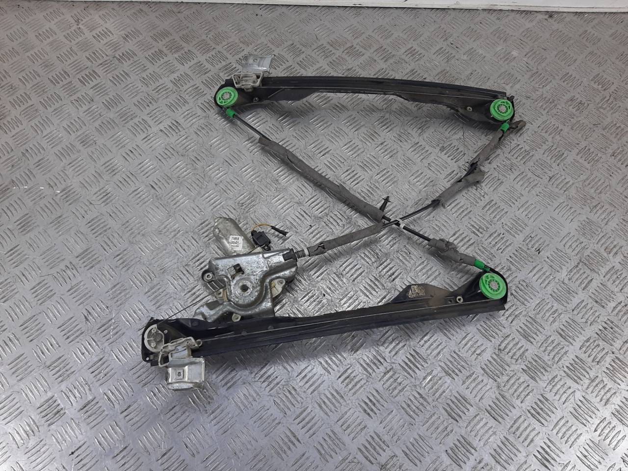 стеклоподъемник электрический передний правый Ford Focus 1 поколение 2001 - фото №1