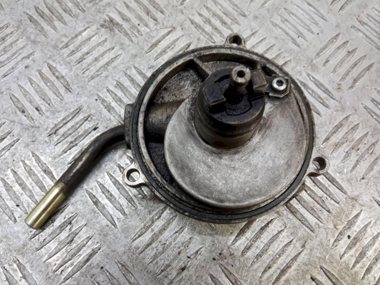 насос вакуумный Mercedes-Benz Vaneo W414 2005, 1.7 л., CDi, A6682300165 - фото №1