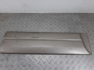 молдинг двери передней правой Suzuki Grand Vitara 1 поколение 2002, 2.0 л., RHZ, дизель, 77581-65DA1