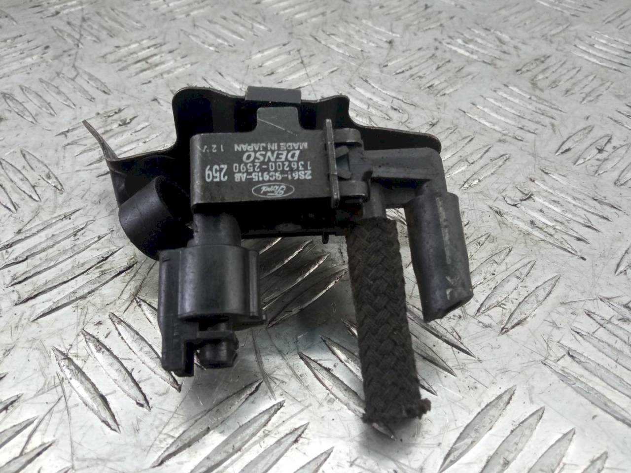 электромагнитный клапан Ford Fiesta 5 поколение 2005, 1.3 л., i, 2S61-9C915-AB - фото №1