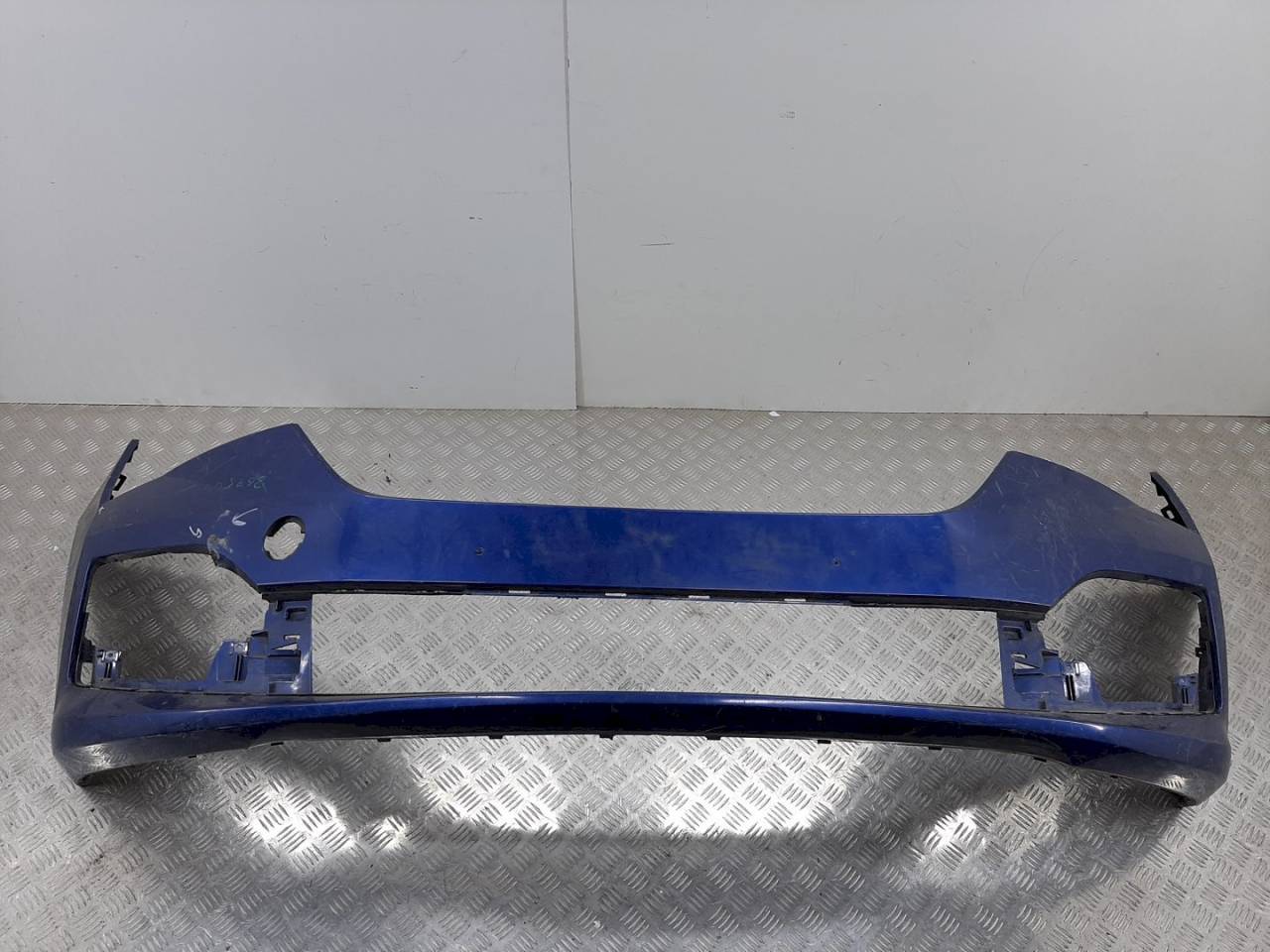 бампер передний Skoda Rapid 2 поколение 2021, 60U807221M - фото №1