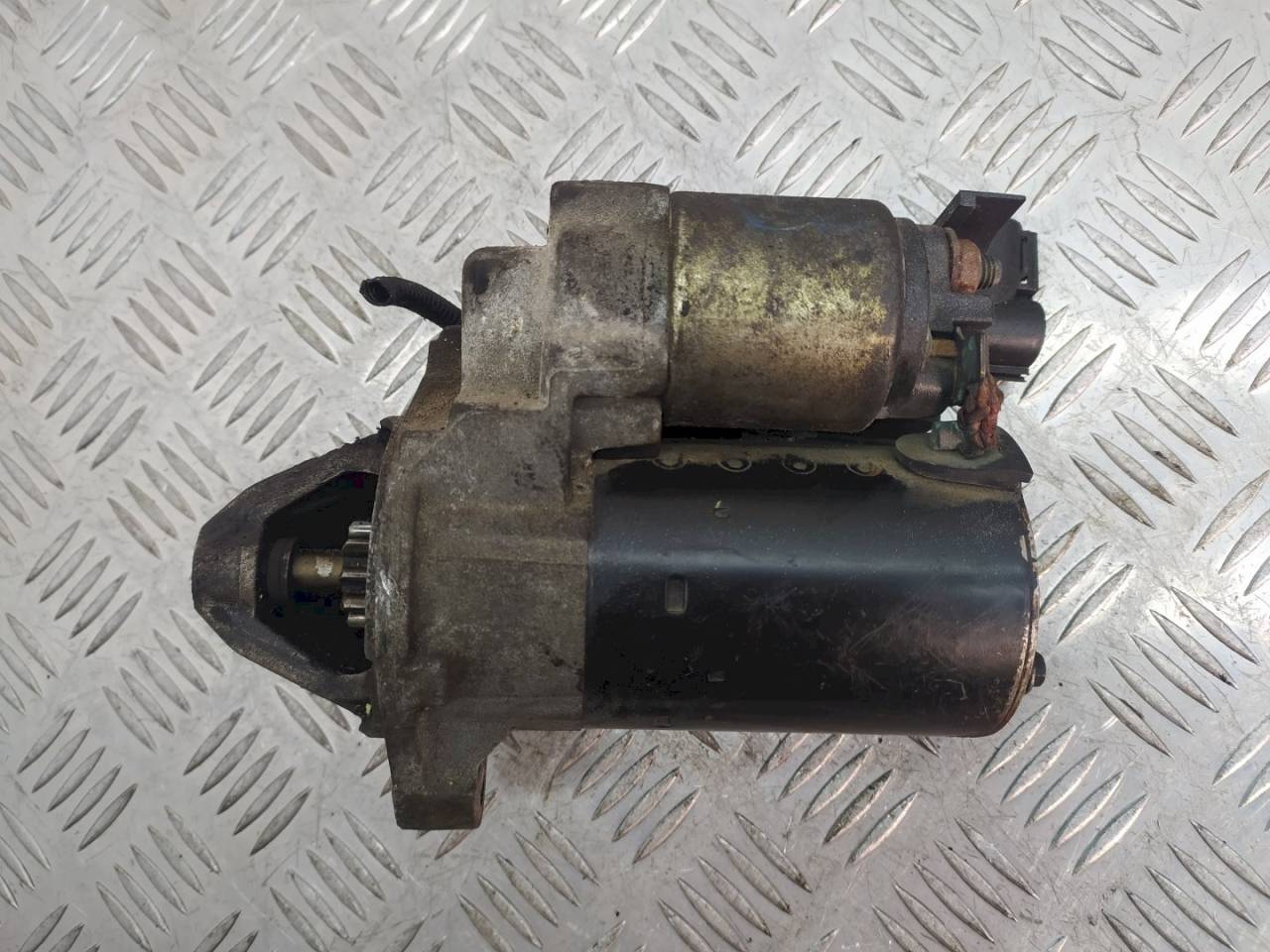 стартер Ford Fiesta 5 поколение 2005, 1.3 л., i, 1107418 - фото №1