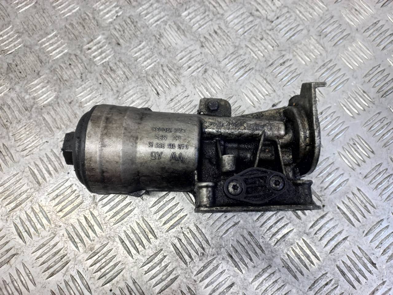 корпус масляного фильтра Volkswagen Passat B6 2008, 1.9 л., TDi, дизель, 045115389K - фото №1