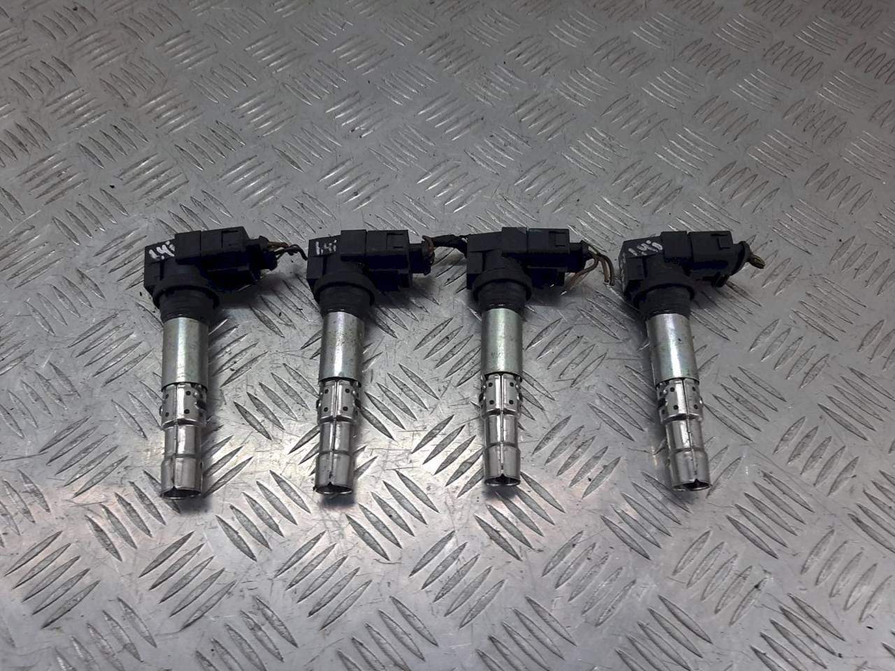 катушка зажигания Volkswagen Polo 4 поколение 2005, 1.4 л., i, 036905100D - фото №1