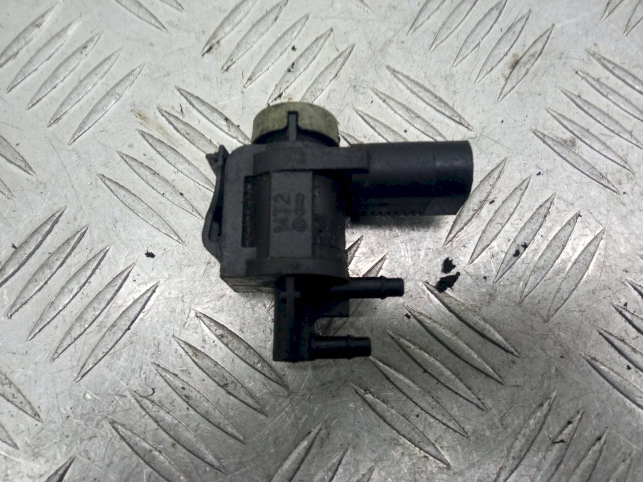 электромагнитный клапан Audi A4 B6 2004, 2.5 л., TDi, 1K0906283A - фото №1