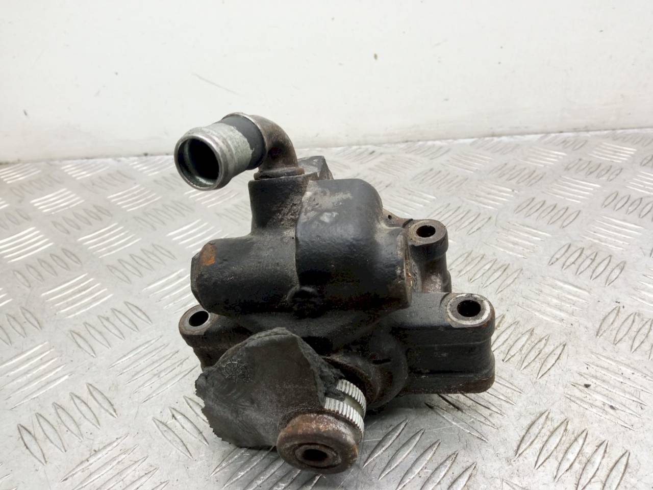 насос гидроусилителя руля Ford Transit 6 поколение 2002, 2.4 л., TDDi - фото №1