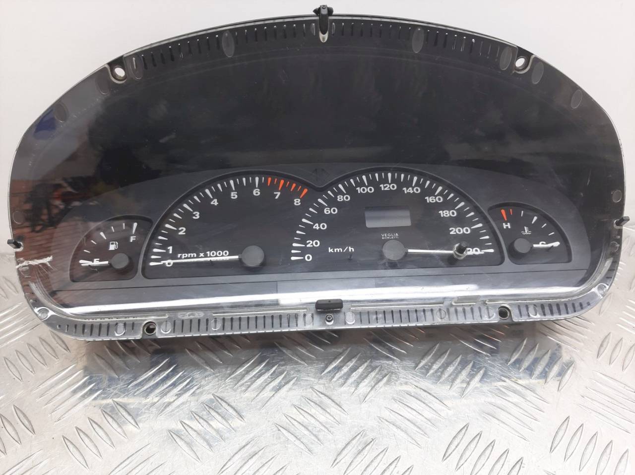 щиток приборов (приборная панель) Fiat Marea 1 поколение 1998, 1.6 л., i, 60.6127.005.0 - фото №1