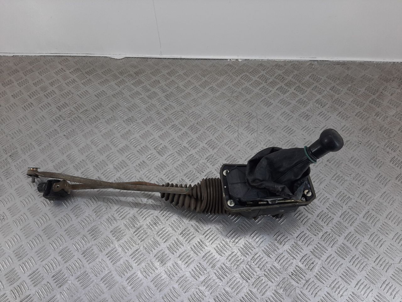 кулиса Volkswagen Passat B5 2000, 1.8 л., APT, бензин, 4B0711025A - фото №1