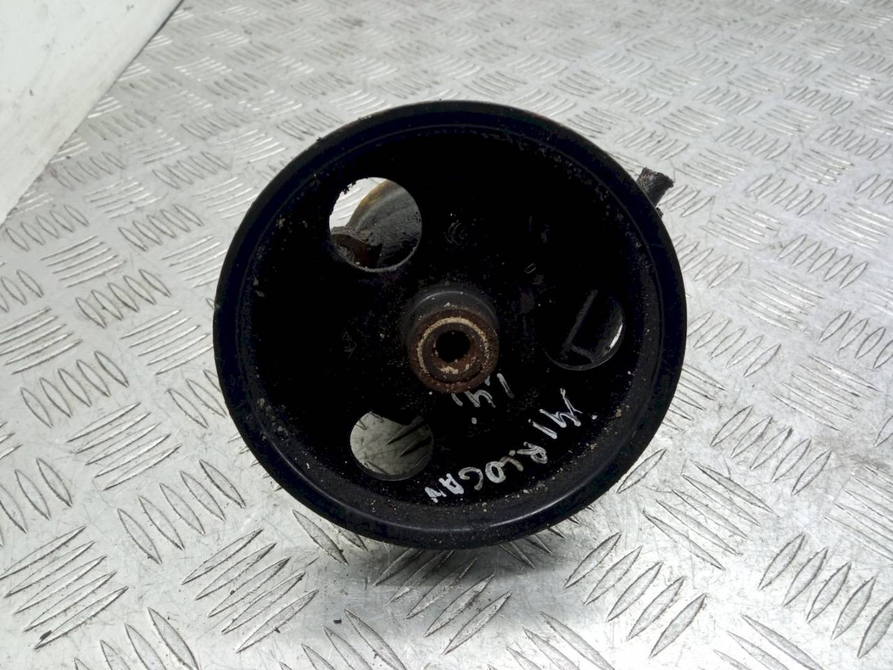 насос гидроусилителя руля Renault Logan 1 поколение 2006, 1.4 л., 7700419117 - фото №1