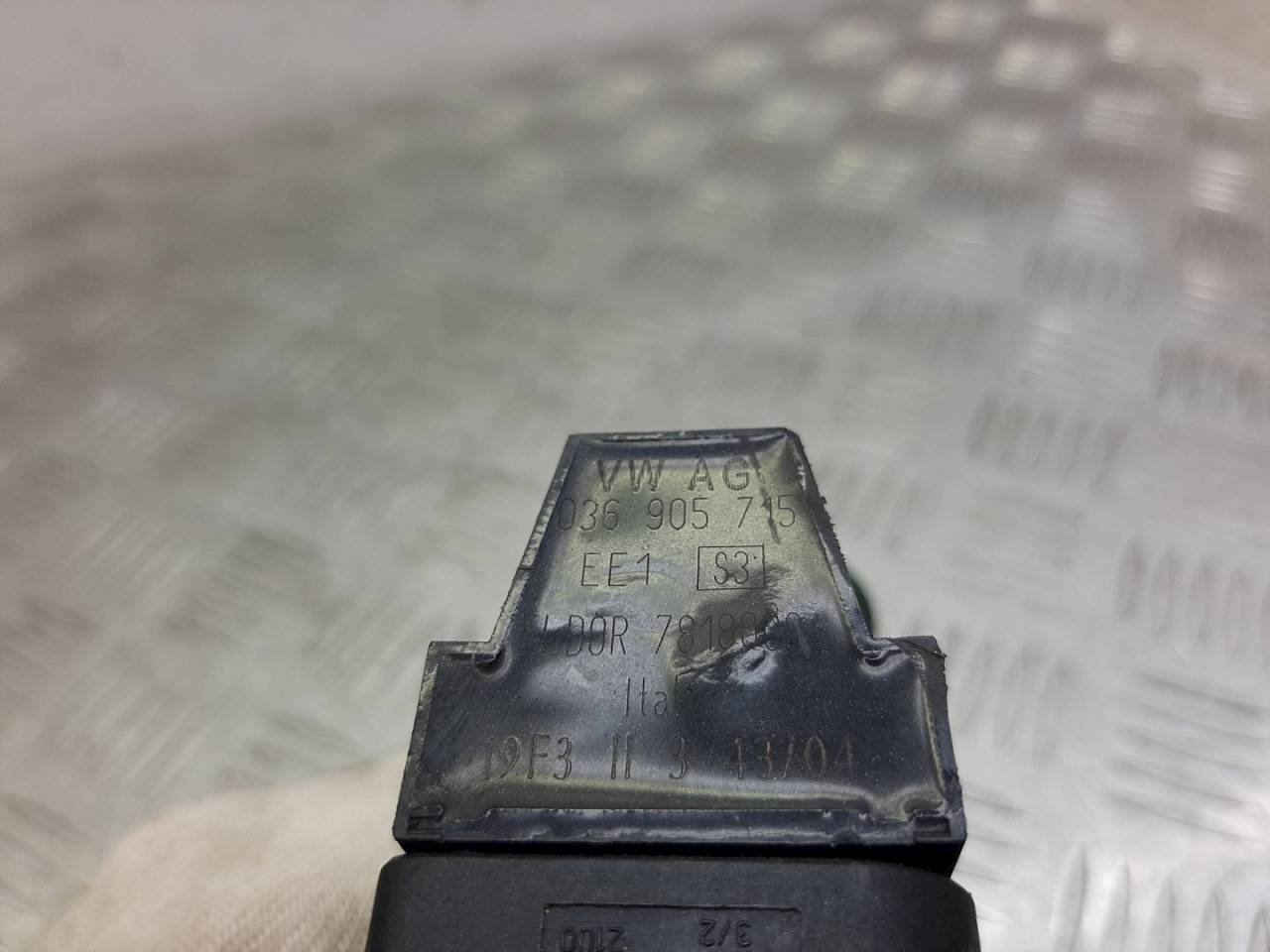 катушка зажигания Skoda Fabia 1 поколение (6Y) 2003, 1.4 л., 36905715 - фото №1