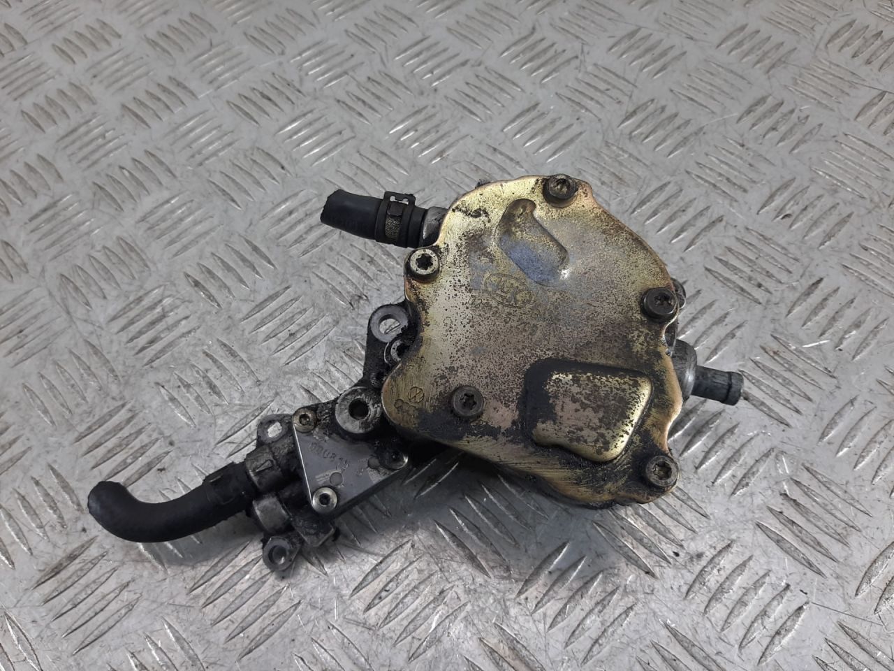 тандемный насос Volkswagen Golf 4 поколение 2000, 1.9 л., дизель, 038145209A - фото №1