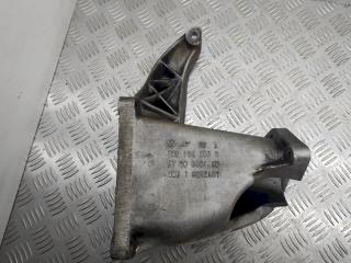 кронштейн полуоси Volkswagen Sharan 1 поколение 1995, 1.9 л., TDi, 7M0199207B