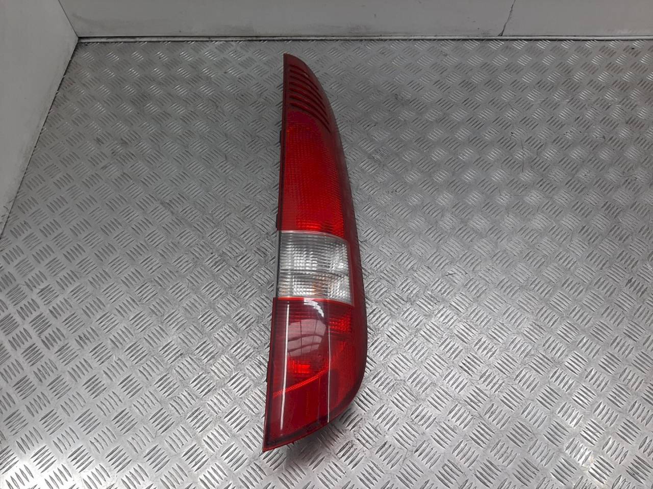 фонарь задний правый Mercedes-Benz Vaneo W414 2002 - фото №1