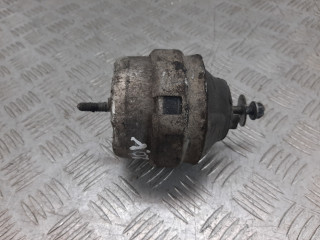 подушка крепления двигателя Volkswagen Passat B5 2000, 1.8 л., i, бензин, -, 8D0199379J