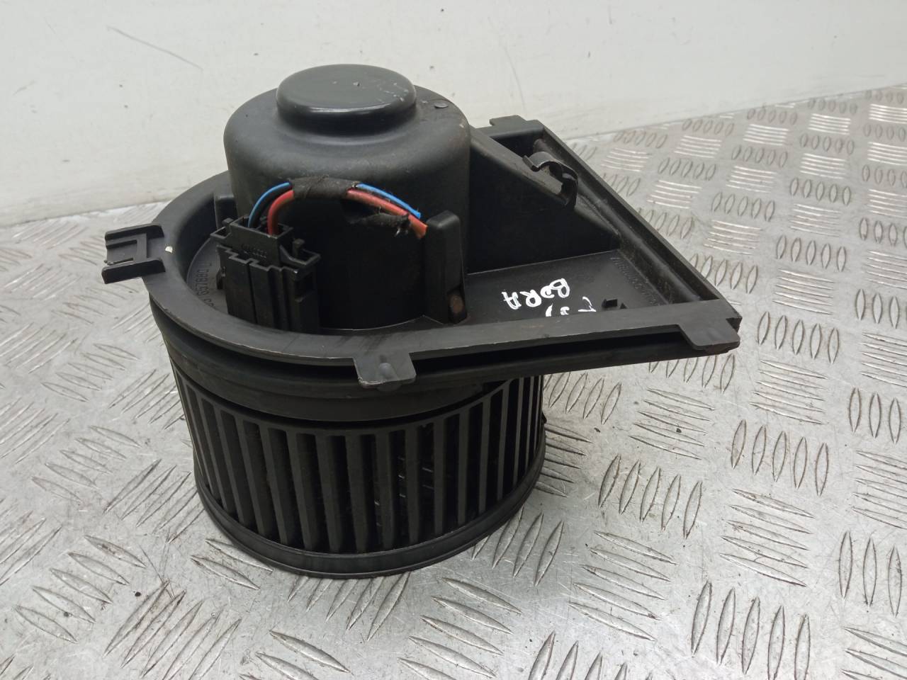 моторчик печки Volkswagen Bora 1 поколение 2004, 1.9 л., ALH, дизель, МКПП, седан, 1J1819021A - фото №1