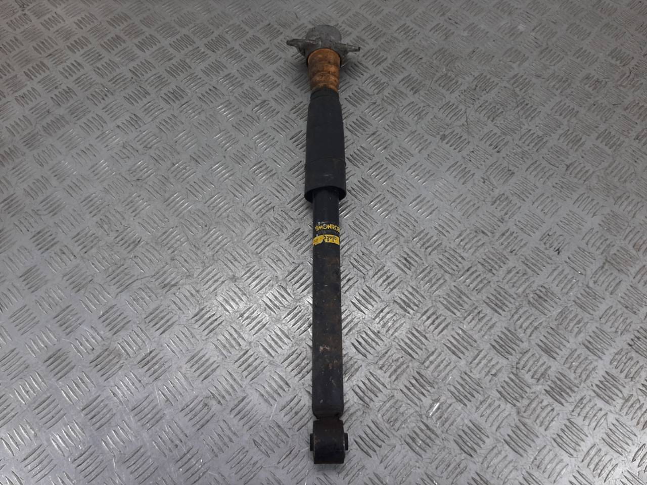 амортизатор задний Volkswagen Polo 4 поколение 2005 - фото №1