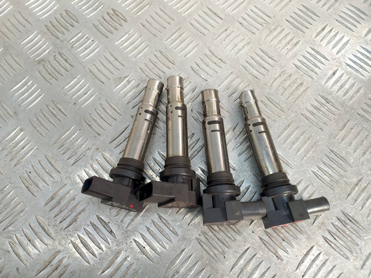 катушка зажигания Volkswagen Golf 4 поколение 2002, 1.4 л., i, 40102030 - фото №1