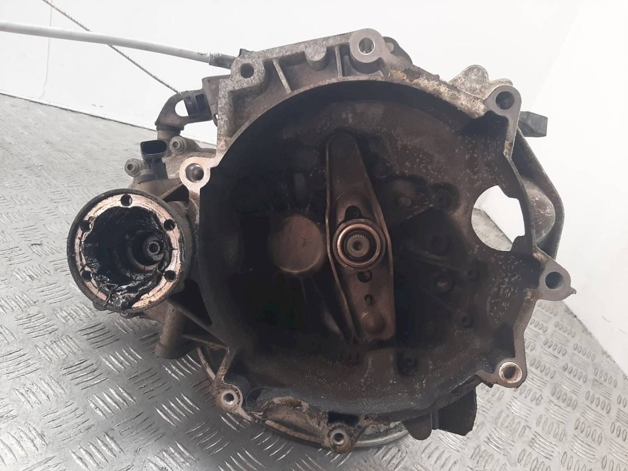 КПП механическая (МКПП) Skoda Rapid 1 поколение 2013, 1.6 л., i, бензин, GKT24023 - фото №1