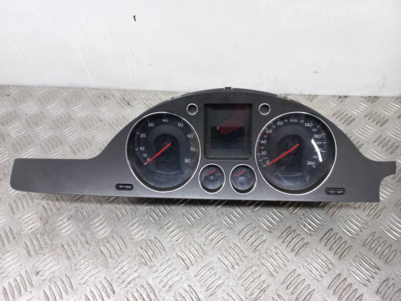 щиток приборов (приборная панель) Volkswagen Passat B6 2009, 2.0 л., BLR, бензин, 6МКПП, универсал - фото №1